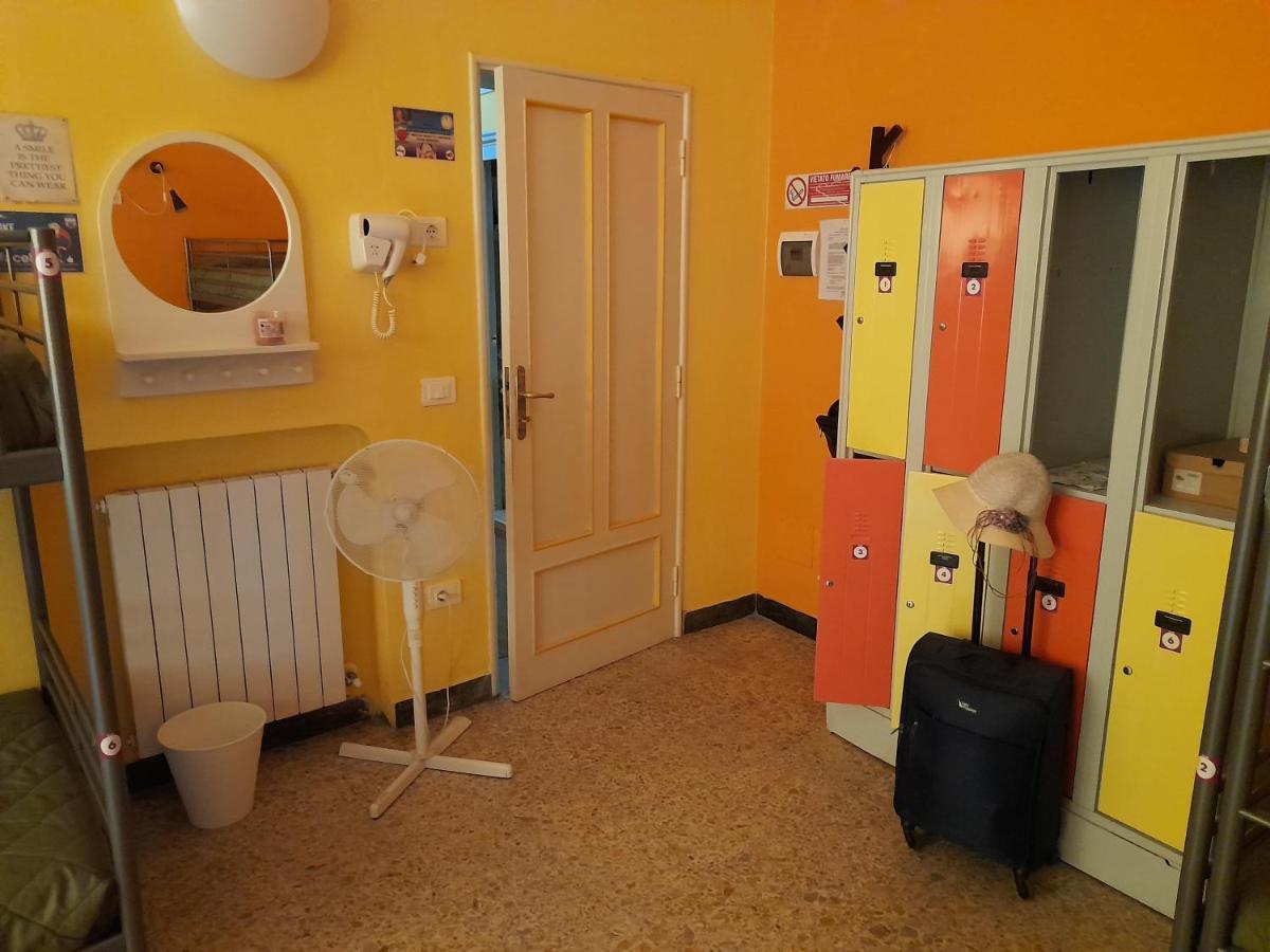 Albergue Train Station Pisa